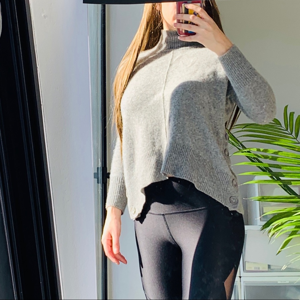 Cynthia Rowley 100% Cashmere Hi-Lo Buttons Sweater